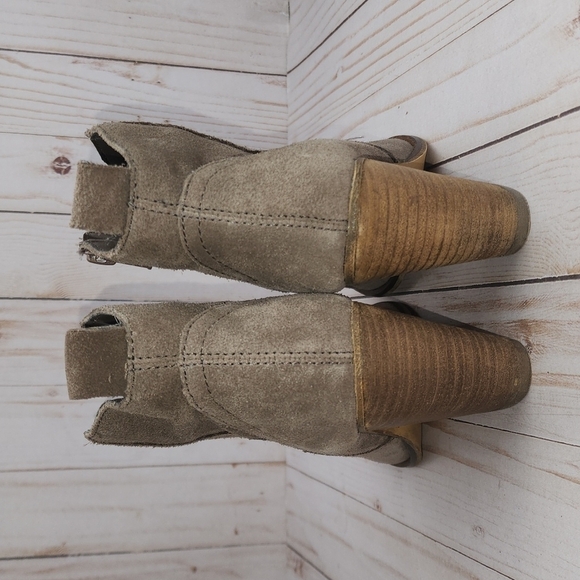 Steve Madden Plover Suede Western Style Booties - Picture 3 of 10